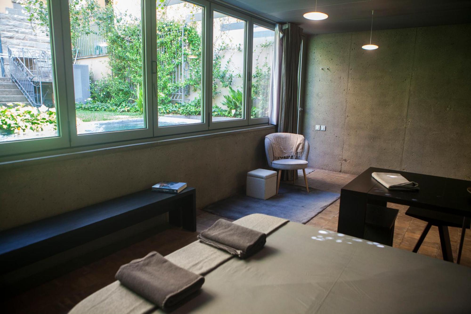Fabrica Descals And Pavillion Villa *